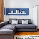 R61 Rakoczi Apartment